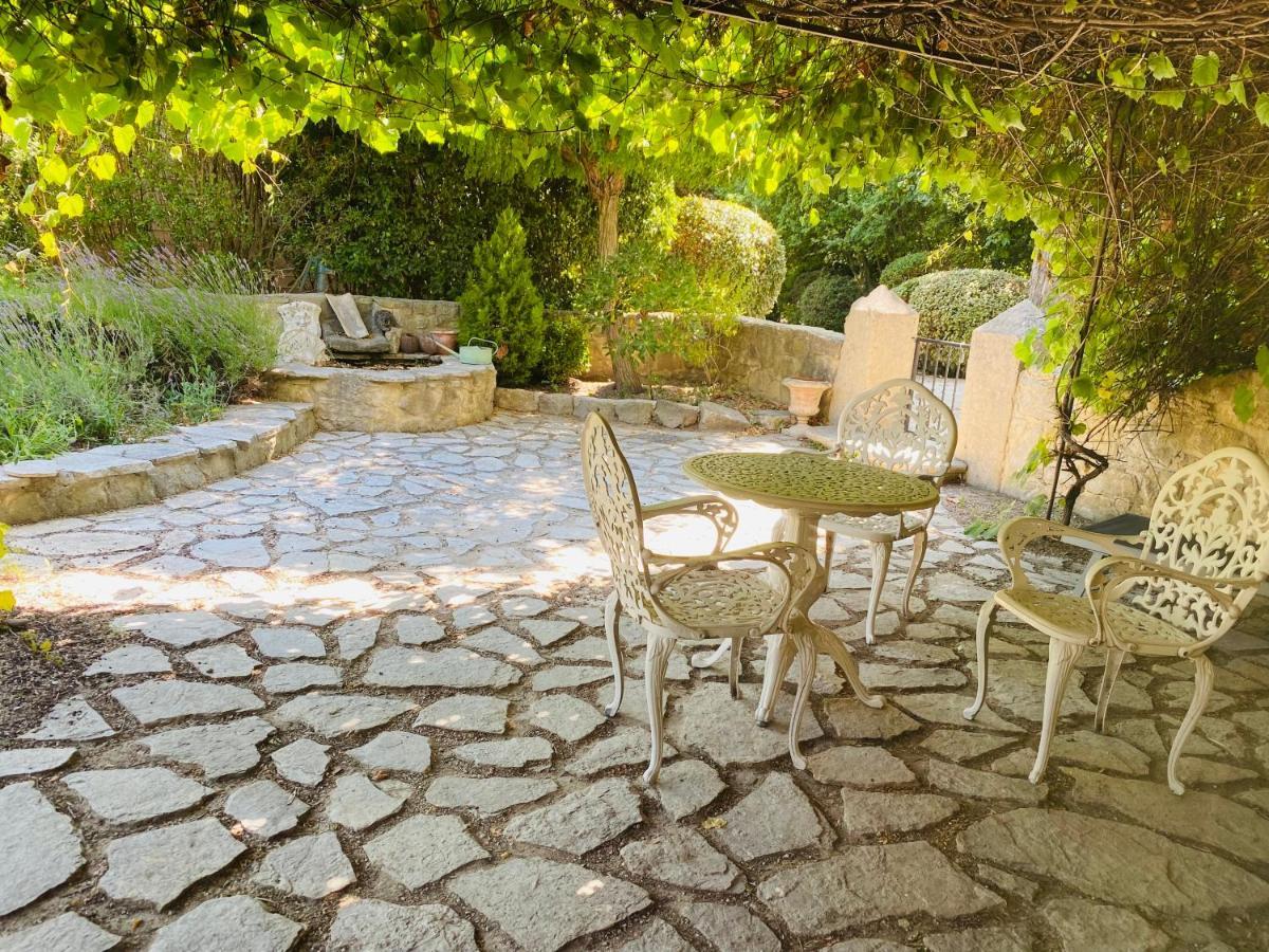 Gite Des Carmes And Spa Le Thor Exterior foto